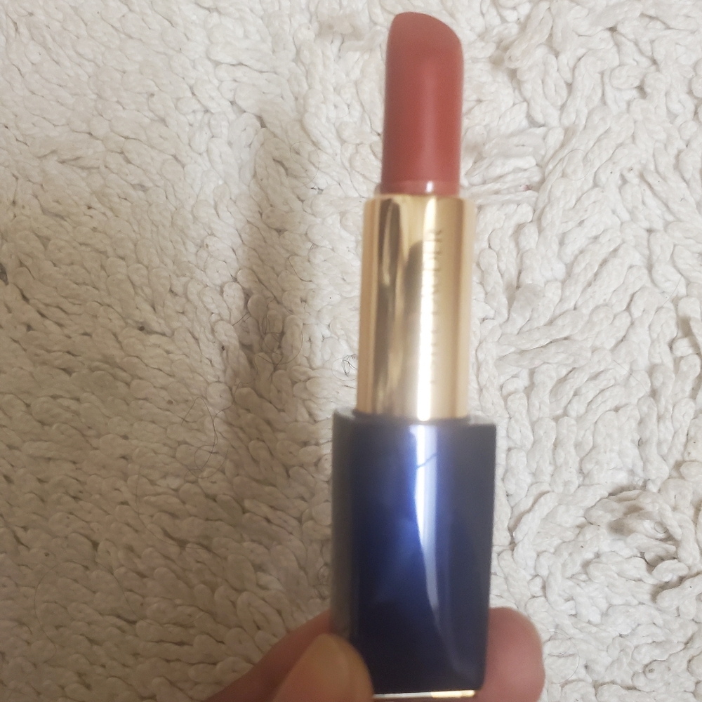 Estee Lauder Vibrant Coral Lipstick 333
